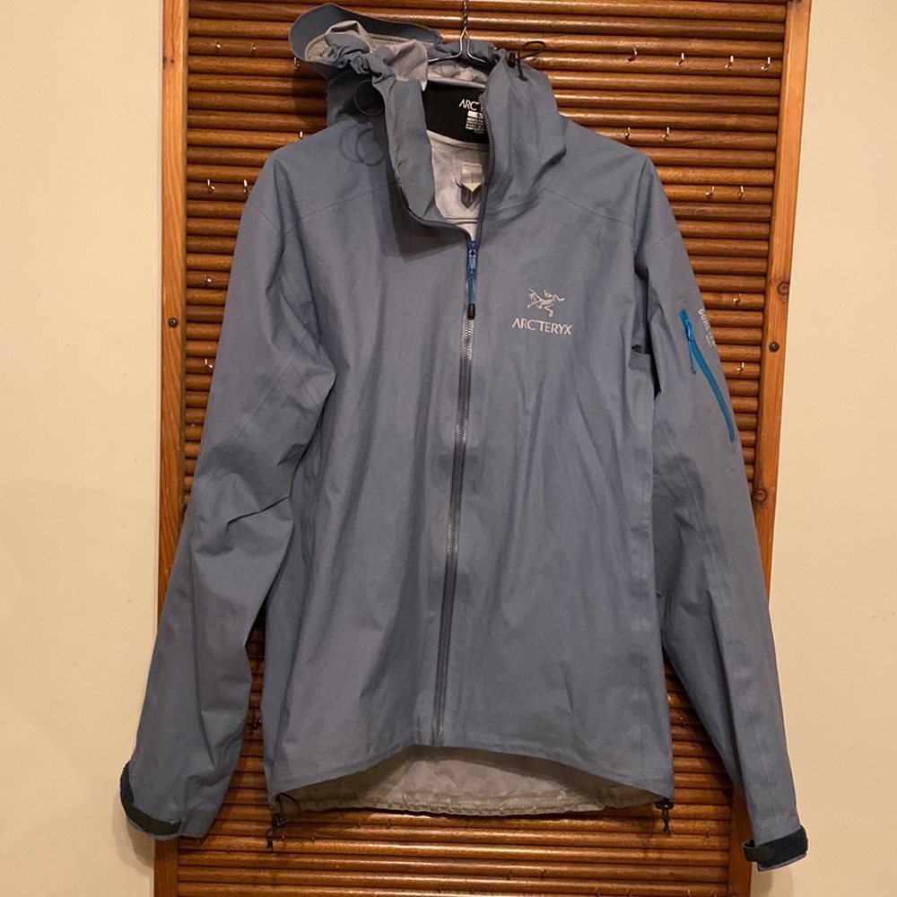 Arc’teryx Gore-Tex Active mens windbreaker jacket size S